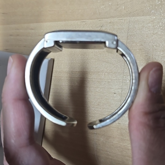 {Golden} Silver Color Greek Designs Women's Cuff Bangle Watch - Picture 8 of 8